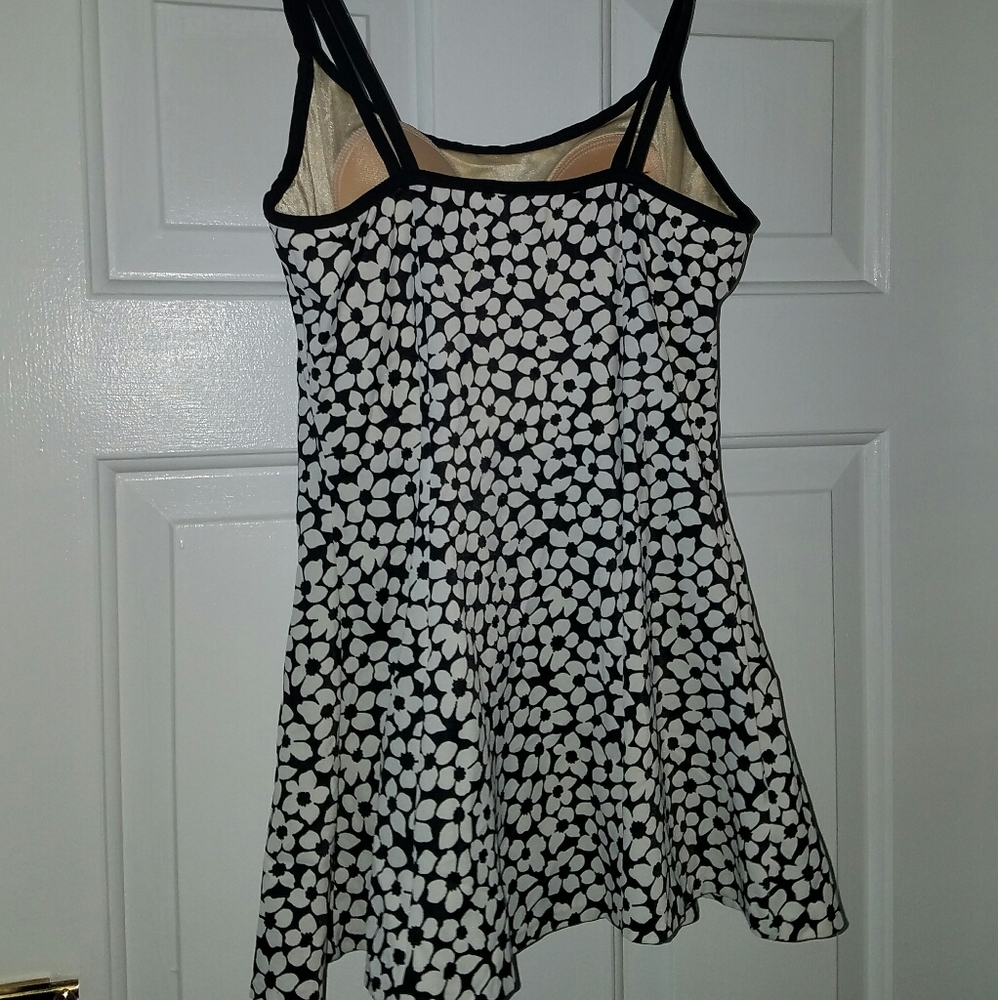 🐳 IT FIGURES SWIM ONE PIECE SIZE 6 SLENDER THIGHS - Picture 2 of 2